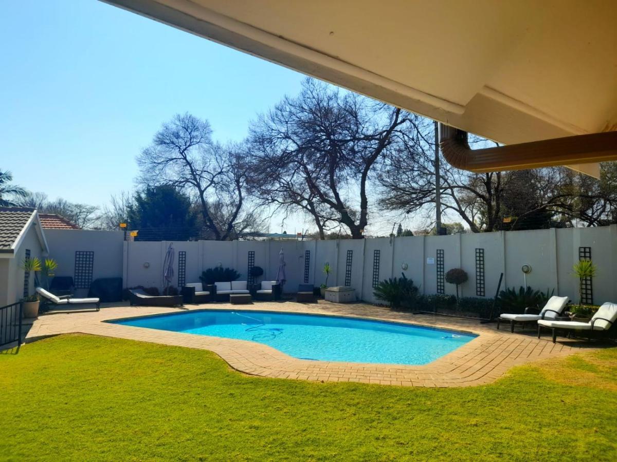 47 On Preston Guesthouse Johannesburg Ngoại thất bức ảnh