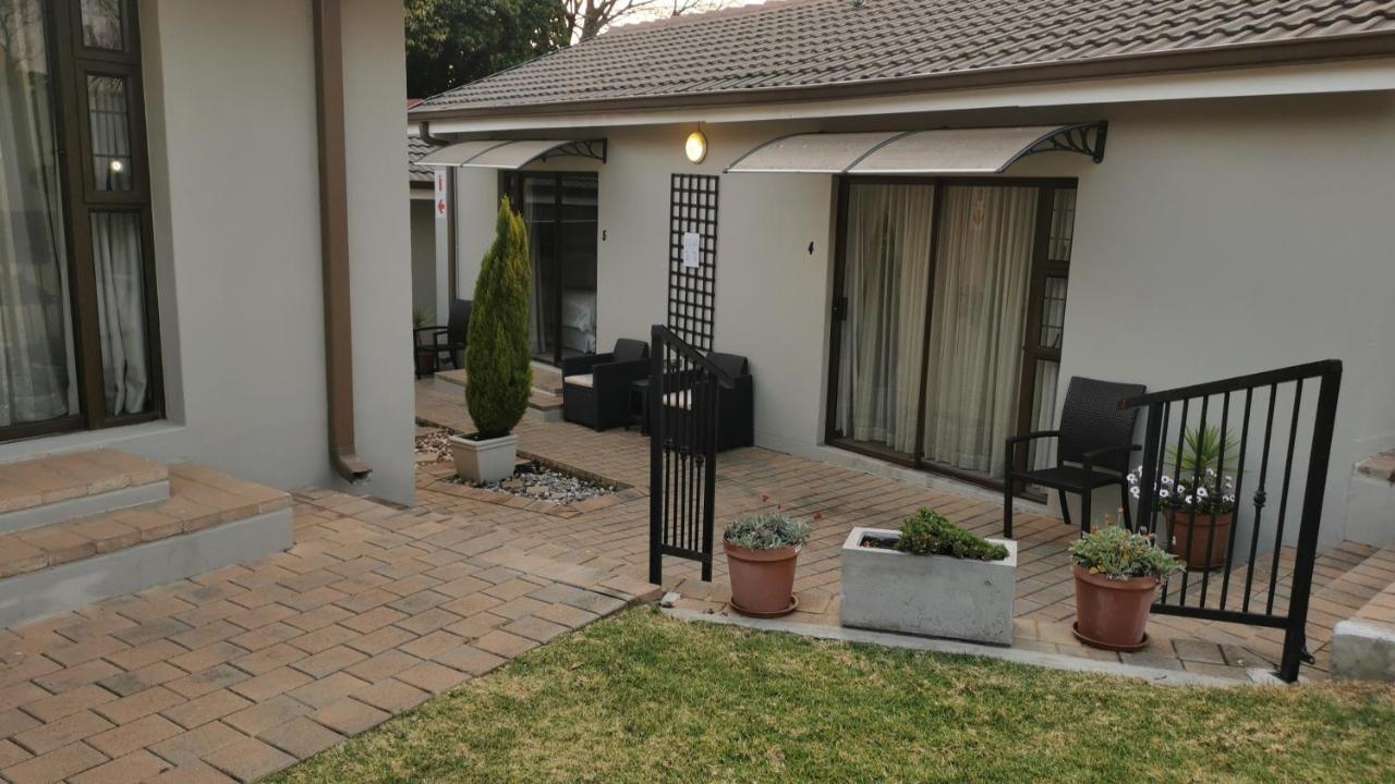 47 On Preston Guesthouse Johannesburg Ngoại thất bức ảnh