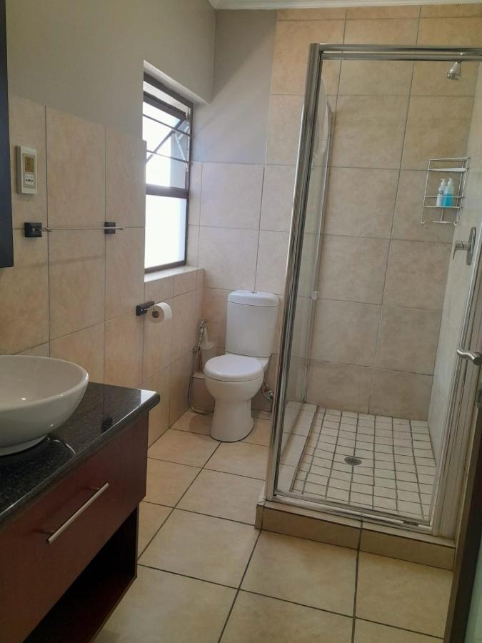 47 On Preston Guesthouse Johannesburg Ngoại thất bức ảnh