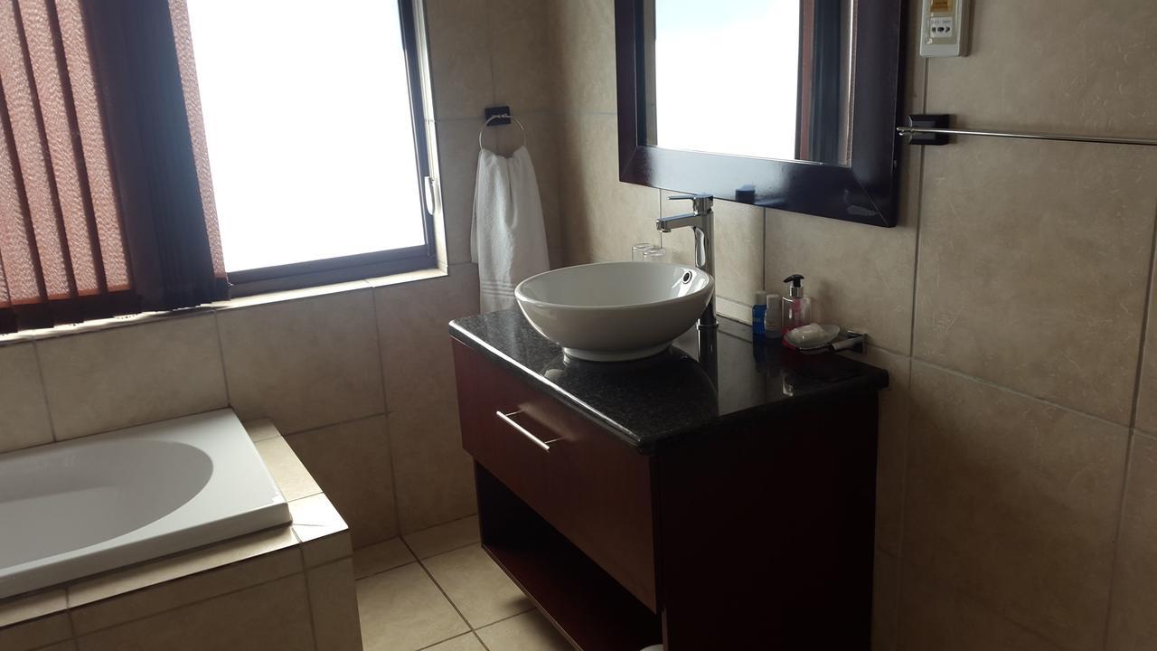 47 On Preston Guesthouse Johannesburg Ngoại thất bức ảnh